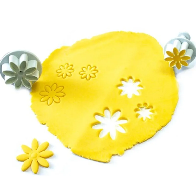 Découpoirs Éjecteurs Marguerite Assortis Patisdecor (X 4)>Cerf Dellier Hot